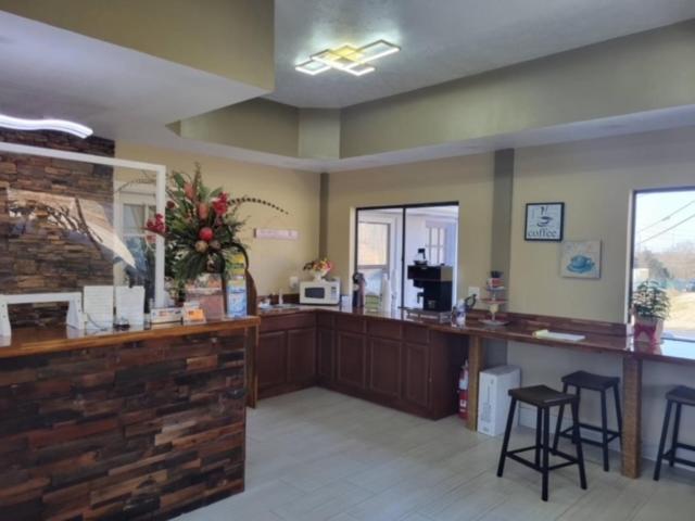 Smokies Inn - New Linens & Ultrafast Wifi - Friendliest Hospitality Guaranteed! コダック エクステリア 写真